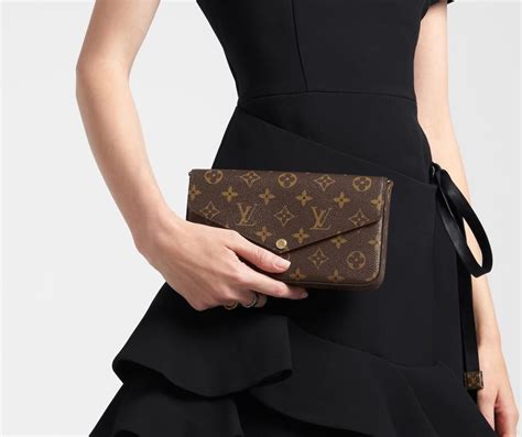 louis vuitton pochette felicie outfit|Louis Vuitton monogram pochette bag.